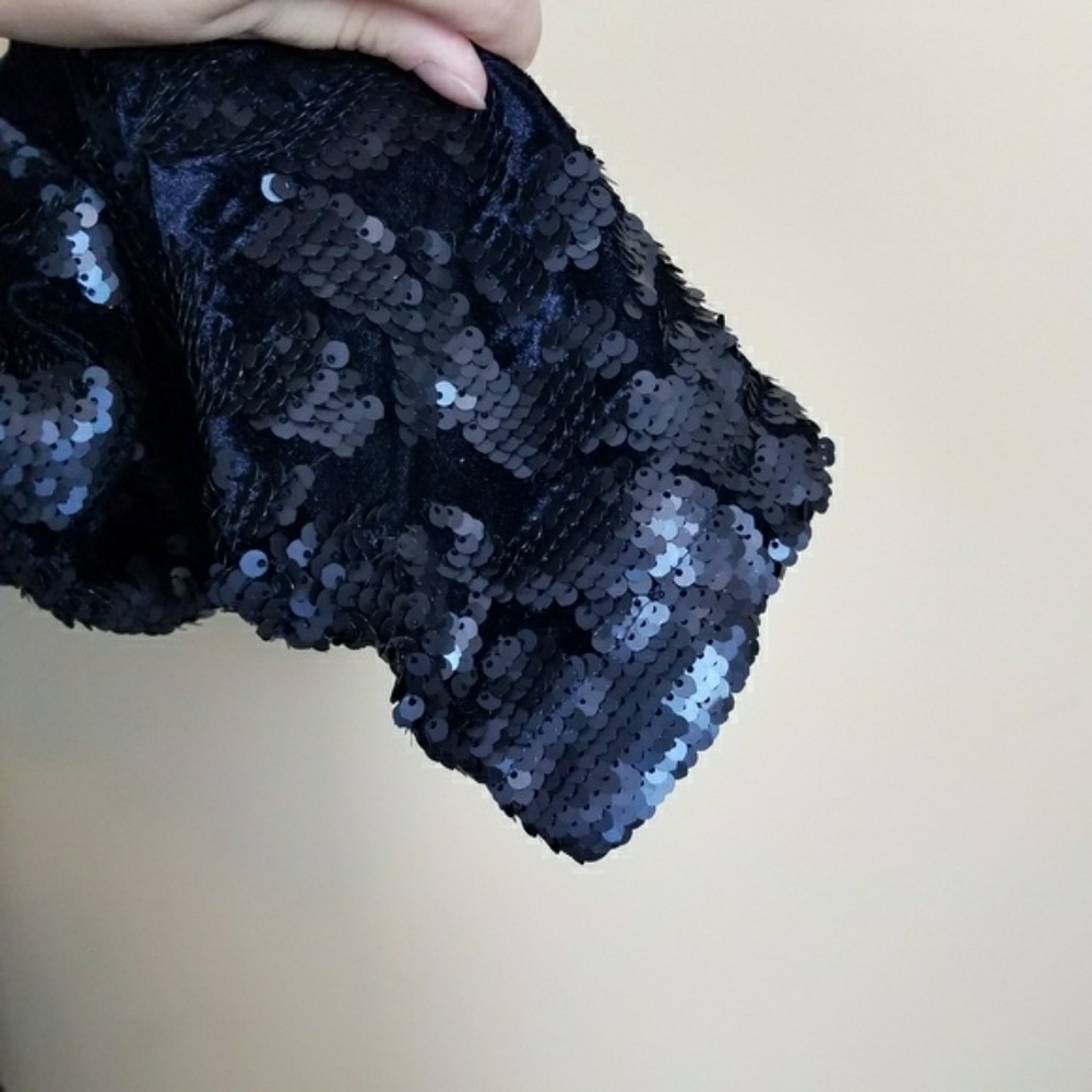 (Revolve) J.O.A. Sequin Velvet Top in Navy - Picture 7 of 7